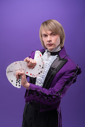 完善掌握的魔术师图片