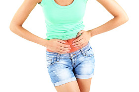 疼痛的概念。腹部疼痛照片