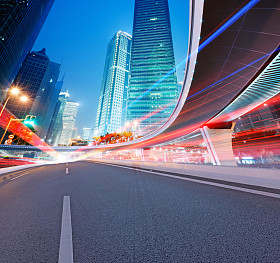 沥青混凝土路面和现代城市图片