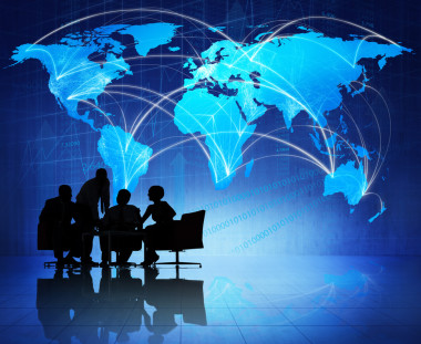 在會議的商務人士