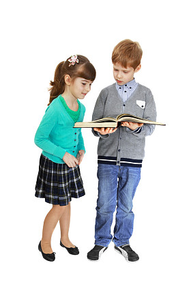 女孩和男孩的书图片