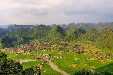 日出山圖片
