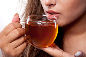 女人与茶图片