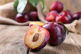 甜李子图片