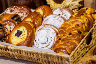 在一家超市的烘焙產(chǎn)品品種圖片