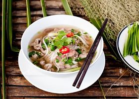 传统的越南牛肉汤图片