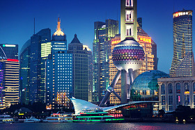在晚上，中国上海图片