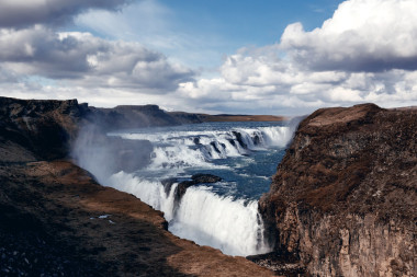 伟大的飞瀑泡汤