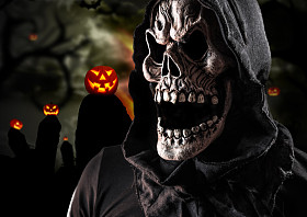 Liemannen pa en Mork Bakgrund God of Death on a dark background