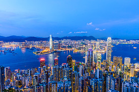 香港- 8月8日:8月8日维多利亚港的景色