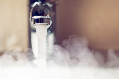 水龍頭熱水蒸汽