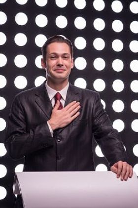 有吸引力的明星电视节目主持人