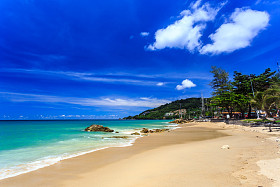 卡琳海滩，普吉岛泰国图片