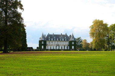 美麗的城堡和公園照片