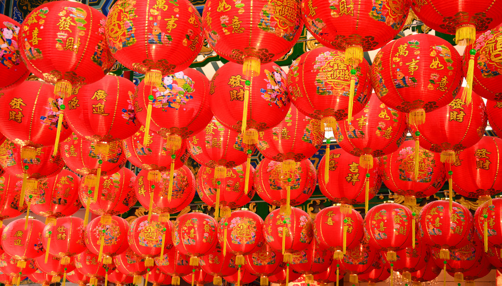 在中国农历新年春节期间红灯