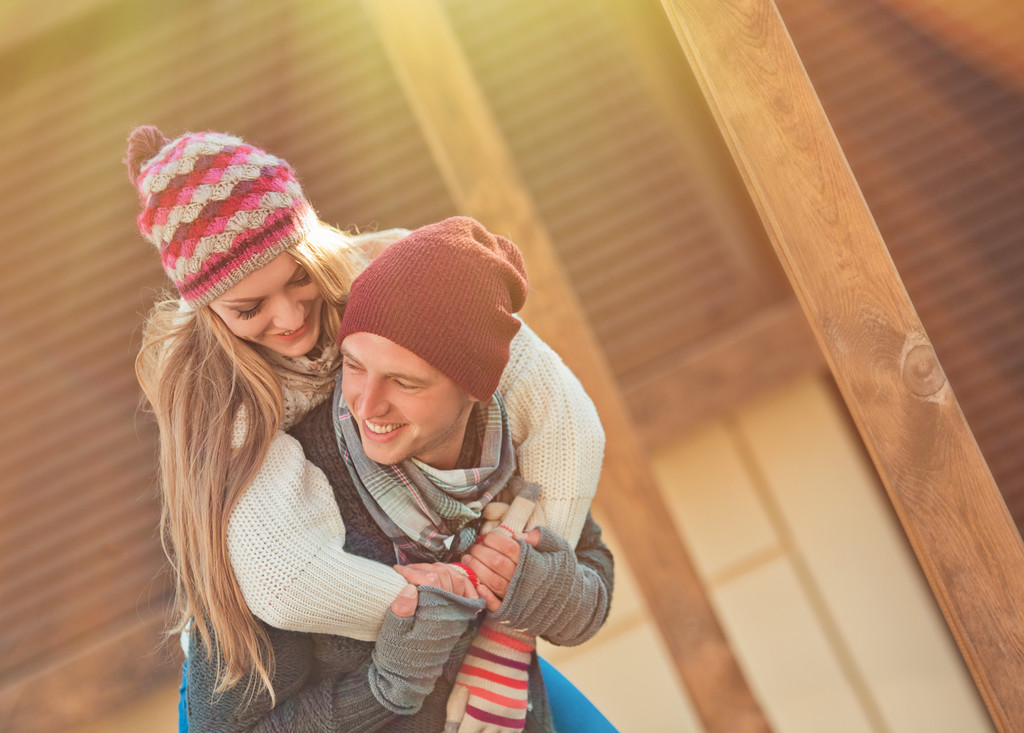 两个恋人在街上图片 两个恋人在街上图片