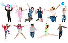 集合的跳跃的孩子的照片