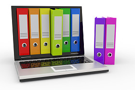 笔记本电脑和多彩的存档文件夹