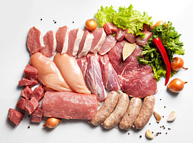 新鲜的肉准备做饭的一种成分-背景