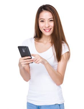 使用移動電話的女人圖片