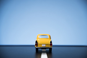 黄五十年代玩具模型车