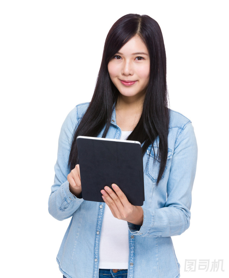 亞裔女子和平板電腦