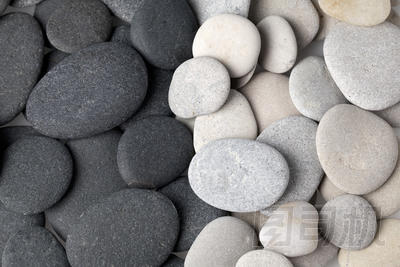 黑色和白色的石頭背景圖片