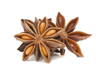 在白色的八角茴香香料集團(tuán)