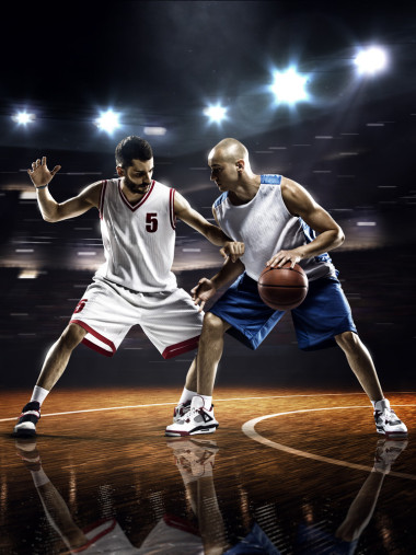 健身房的篮球运动员照片