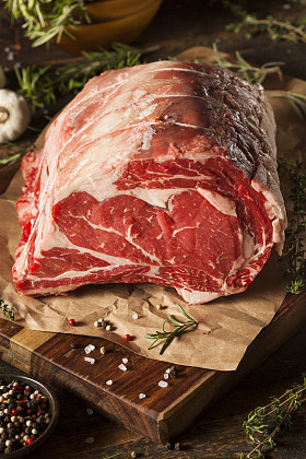 生草喂排骨肉图片