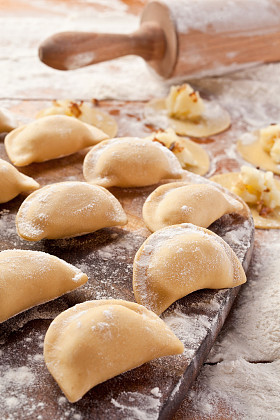 vareniki (饺子) 用土豆和洋葱