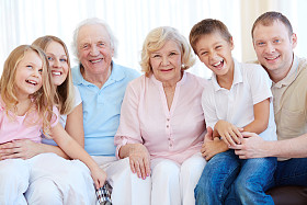 快乐的家庭在家