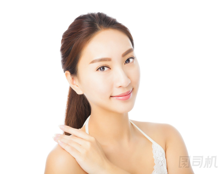 特寫美麗的亞洲年輕女子面對白色的隔離