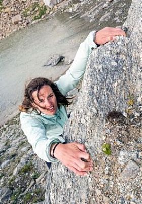 女性登山者