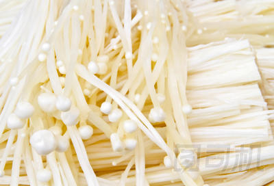enokitake 或金針菇 (金針菇 (Curt: Fr