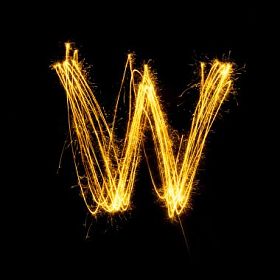 烟火烟花光字母 W.图片