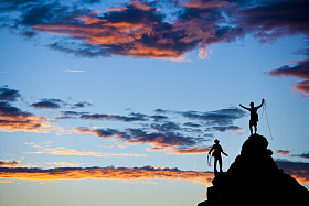 在首脑会议上的登山者.图片