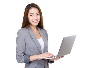 女商人使用手提电脑