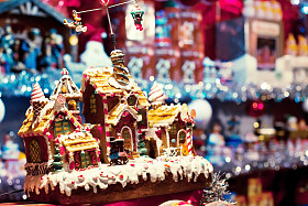 装饰姜饼屋照片