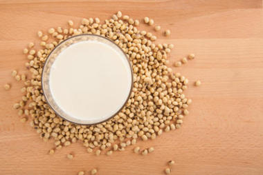 玻璃與大豆豆?jié){照片