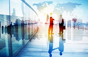 两个商人有握手照片