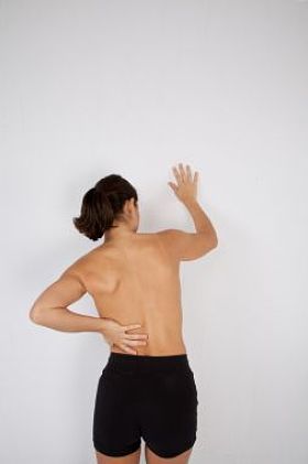 按摩身体的女人照片