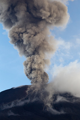 通古拉瓦火山吸烟