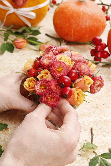 如何制作花束的玫瑰和菊花教程