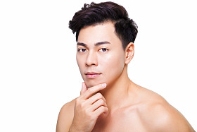 特写年轻英俊的男人脸 图片