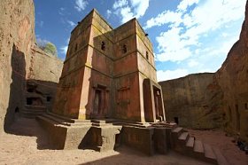 独特单片岩凿圣乔治教堂 (讨厌达尔)，教科文组织世界遗产，埃塞俄比亚拉利贝拉