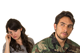 军事士兵哭再见的妻子照片