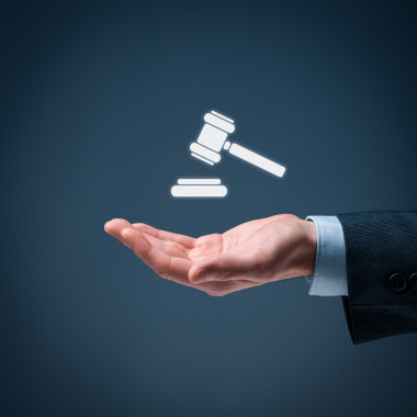 法律由司法槌图片