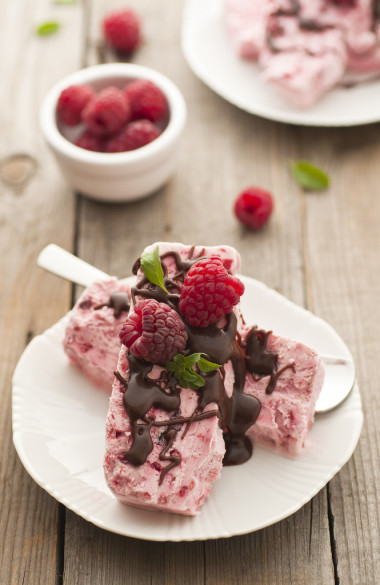 酸奶，覆盆子冰淇淋圖片