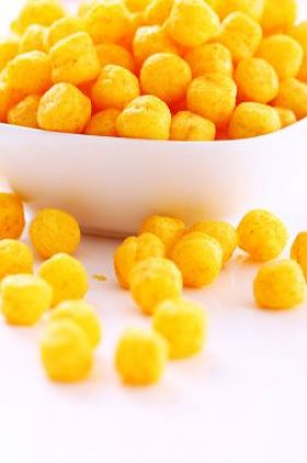 在碗里的奶酪球